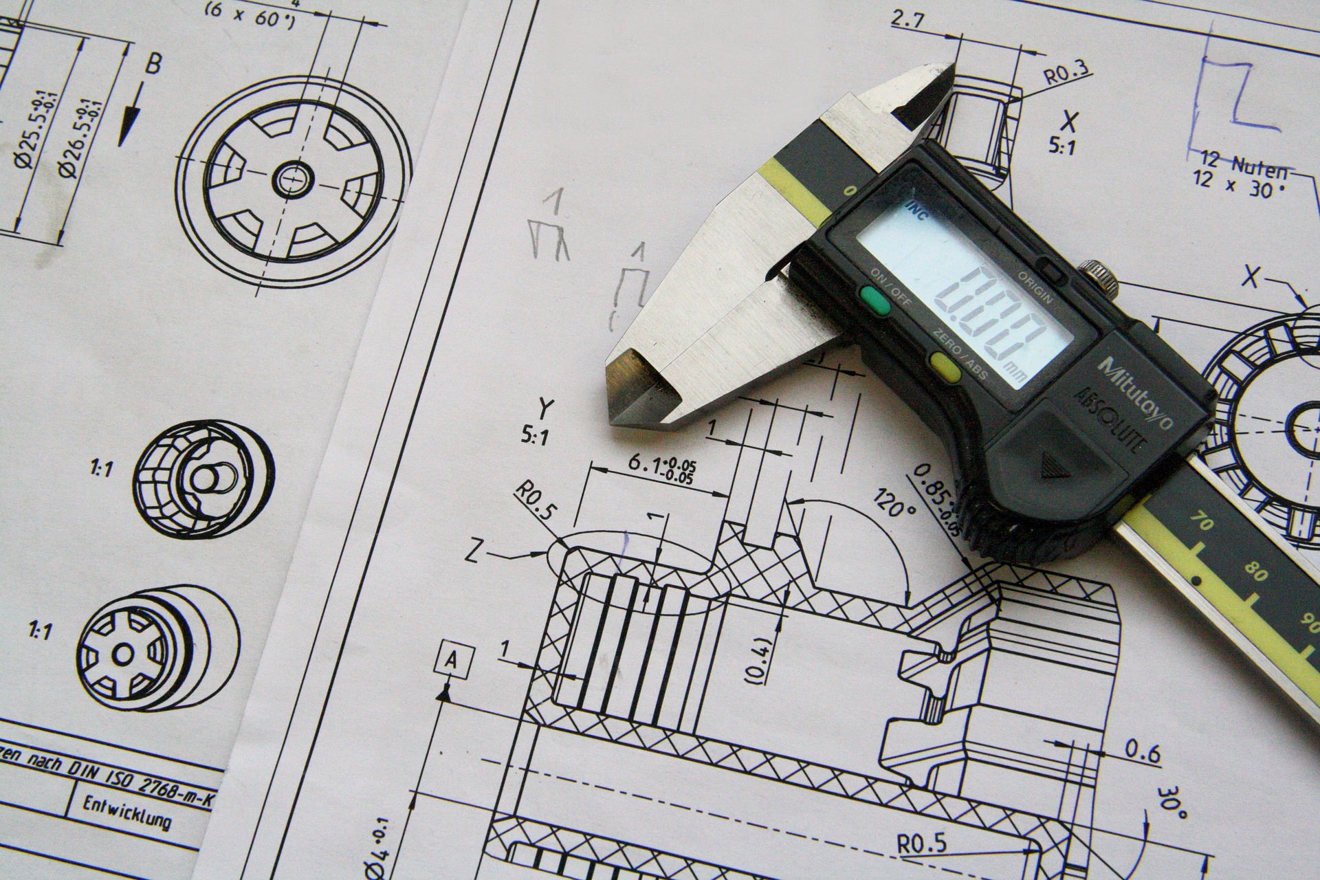 technical-drawing-with-vernier-calipers